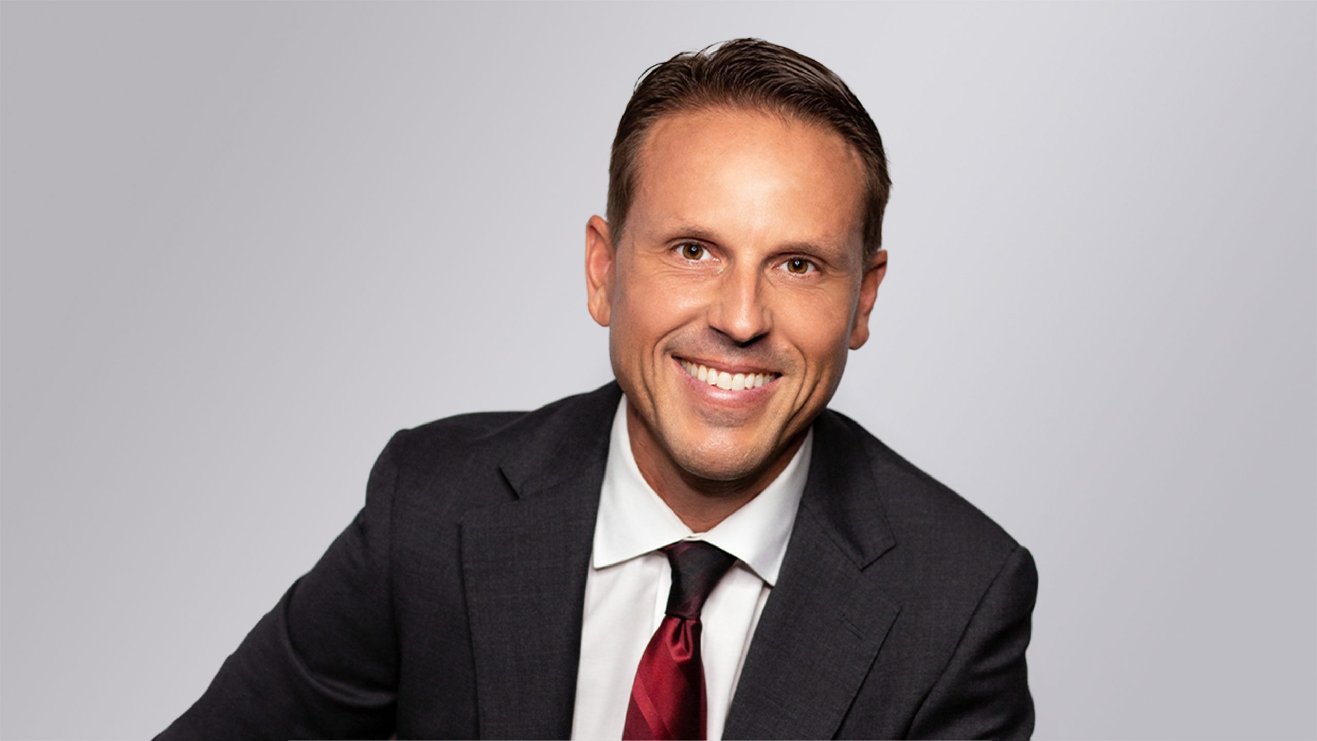 Stephen Henderson: Exceptional Service Founded on the Human Connection